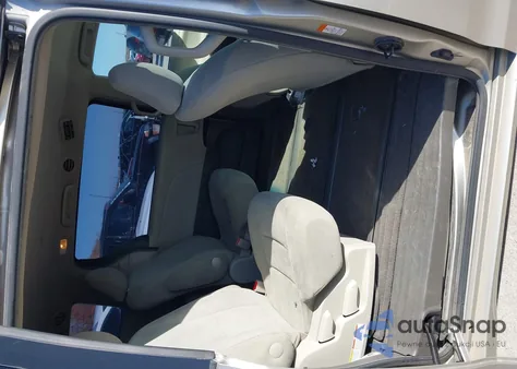 2016 Toyota Sienna L 7 Passenger z USA, uszkodzony, nr VIN 5TDZK3DC1GS718820